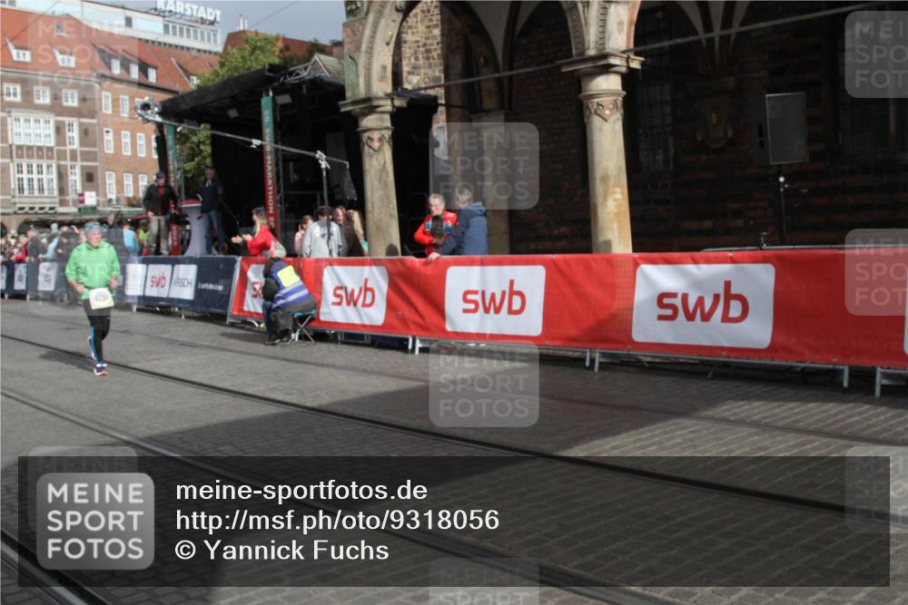 05.10.2025 - 20. swb-Marathon Bremen Yannick Fuchs http://msf.ph/oto/9318056 05.10.2025 11:17:11 Ziel 10759, 10874 meine-sportfotos.de