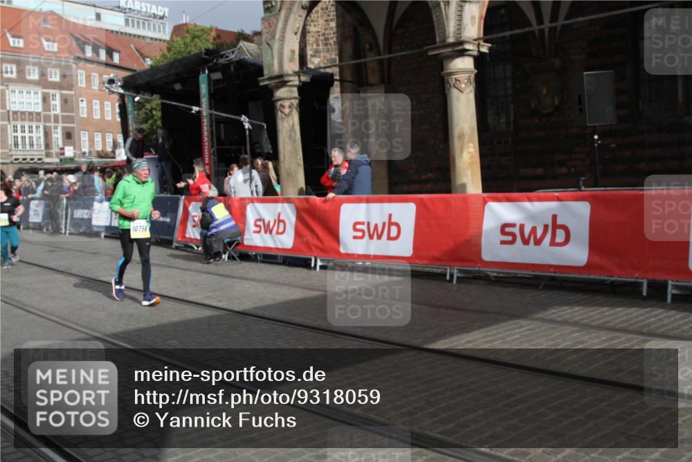 05.10.2025 - 20. swb-Marathon Bremen Yannick Fuchs http://msf.ph/oto/9318059 05.10.2025 11:17:12 Ziel 10759, 10874 meine-sportfotos.de