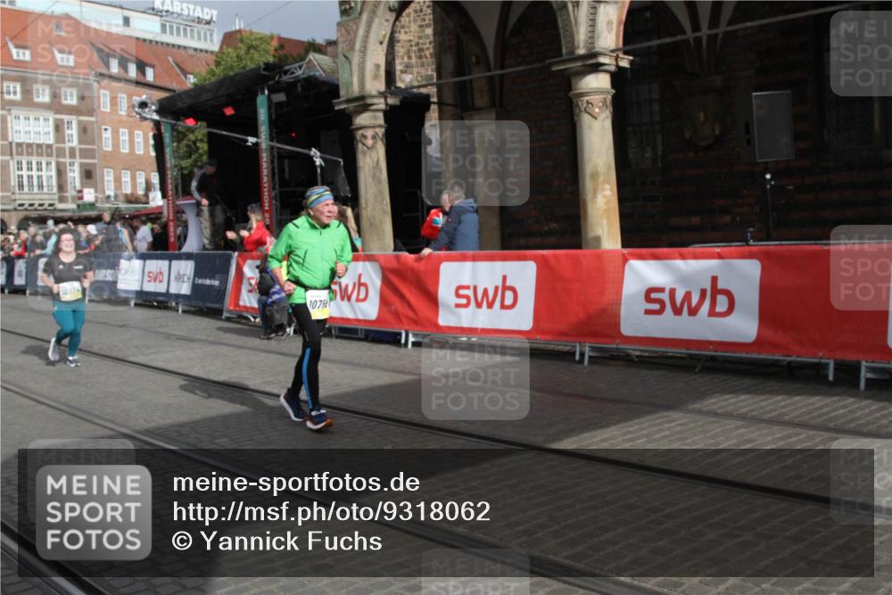 05.10.2025 - 20. swb-Marathon Bremen Yannick Fuchs http://msf.ph/oto/9318062 05.10.2025 11:17:13 Ziel 10759, 10874 meine-sportfotos.de