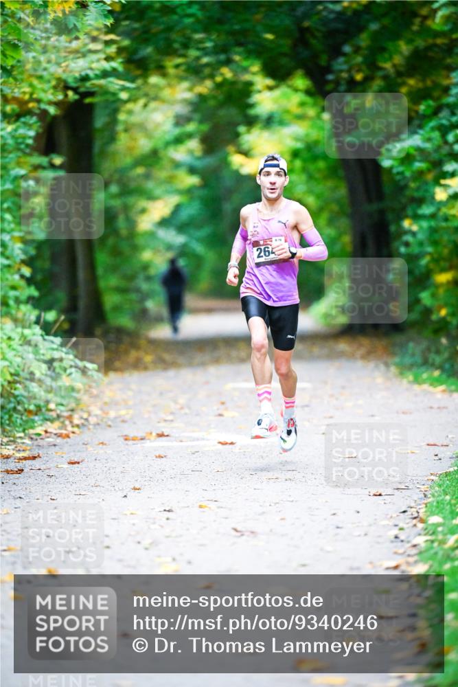 12.10.2025 - Bramfelder Halbmarathon 2025 Dr. Thomas Lammeyer http://msf.ph/oto/9340246 12.10.2025 09:44:42 Laufen 26 meine-sportfotos.de