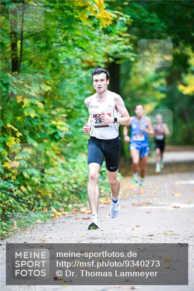12.10.2025 - Bramfelder Halbmarathon 2025 Dr. Thomas Lammeyer http://msf.ph/oto/9340273 12.10.2025 09:45:18 Laufen 28 meine-sportfotos.de