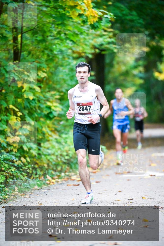 12.10.2025 - Bramfelder Halbmarathon 2025 Dr. Thomas Lammeyer http://msf.ph/oto/9340274 12.10.2025 09:45:18 Laufen 2847 meine-sportfotos.de