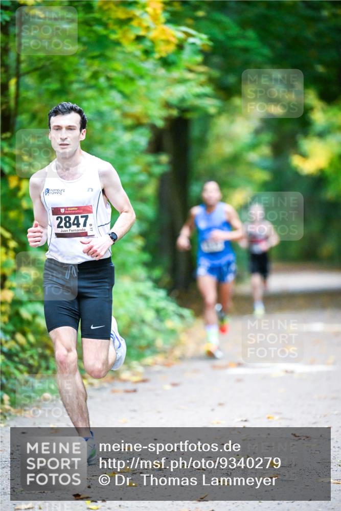 12.10.2025 - Bramfelder Halbmarathon 2025 Dr. Thomas Lammeyer http://msf.ph/oto/9340279 12.10.2025 09:45:18 Laufen 2847 meine-sportfotos.de