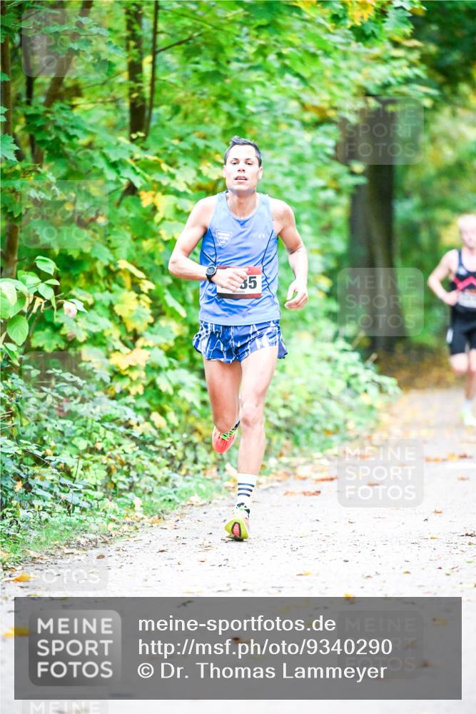 12.10.2025 - Bramfelder Halbmarathon 2025 Dr. Thomas Lammeyer http://msf.ph/oto/9340290 12.10.2025 09:45:21 Laufen 35 meine-sportfotos.de