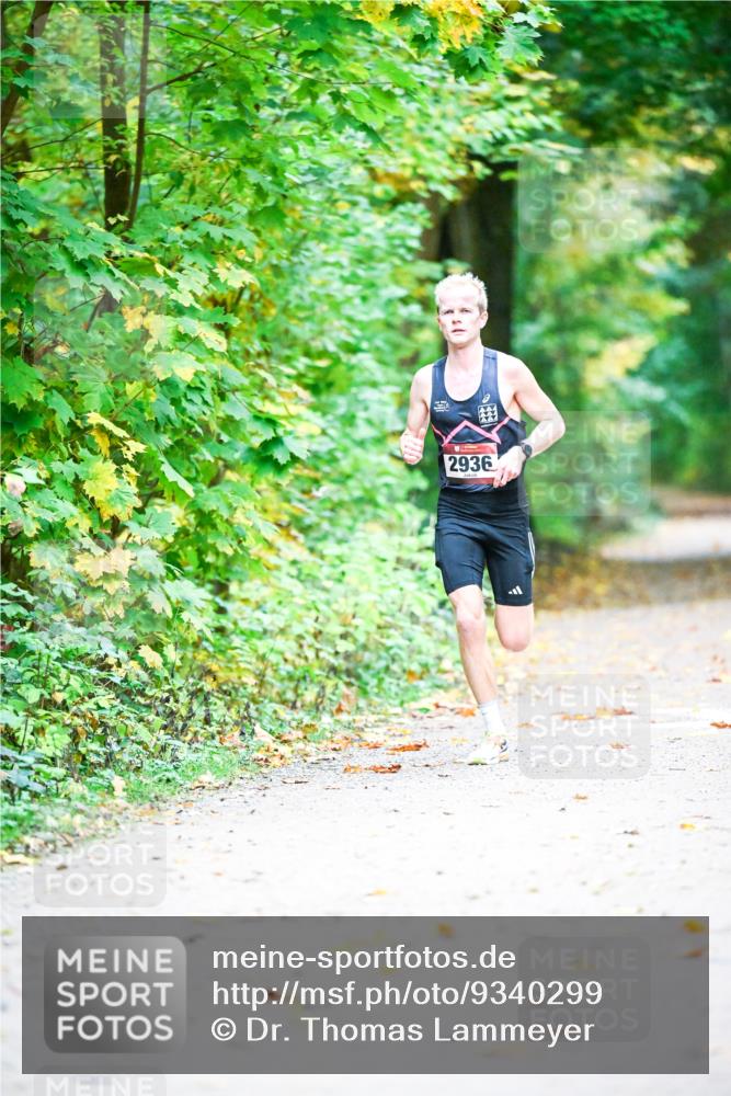 12.10.2025 - Bramfelder Halbmarathon 2025 Dr. Thomas Lammeyer http://msf.ph/oto/9340299 12.10.2025 09:45:23 Laufen 2936 meine-sportfotos.de