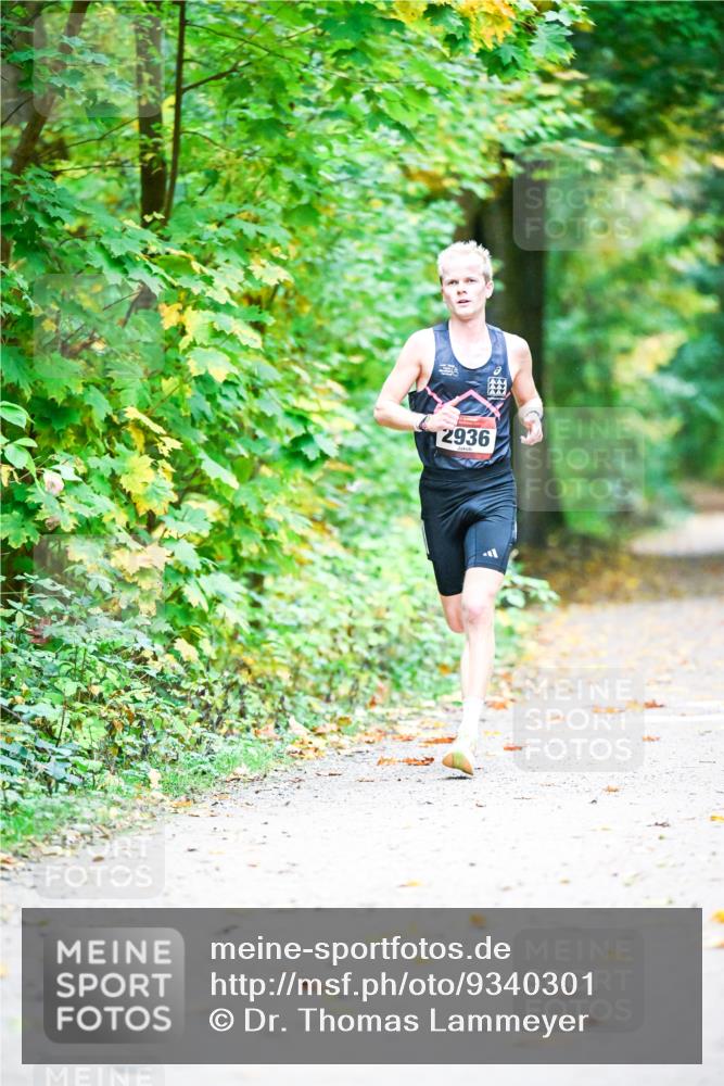 12.10.2025 - Bramfelder Halbmarathon 2025 Dr. Thomas Lammeyer http://msf.ph/oto/9340301 12.10.2025 09:45:24 Laufen 2936 meine-sportfotos.de