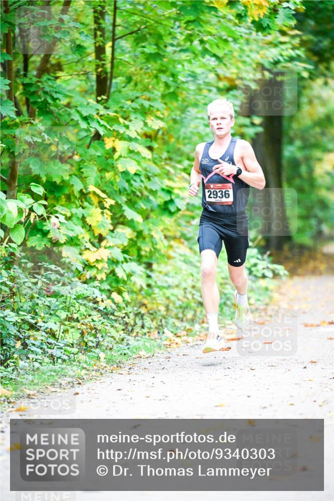 12.10.2025 - Bramfelder Halbmarathon 2025 Dr. Thomas Lammeyer http://msf.ph/oto/9340303 12.10.2025 09:45:24 Laufen 2936 meine-sportfotos.de