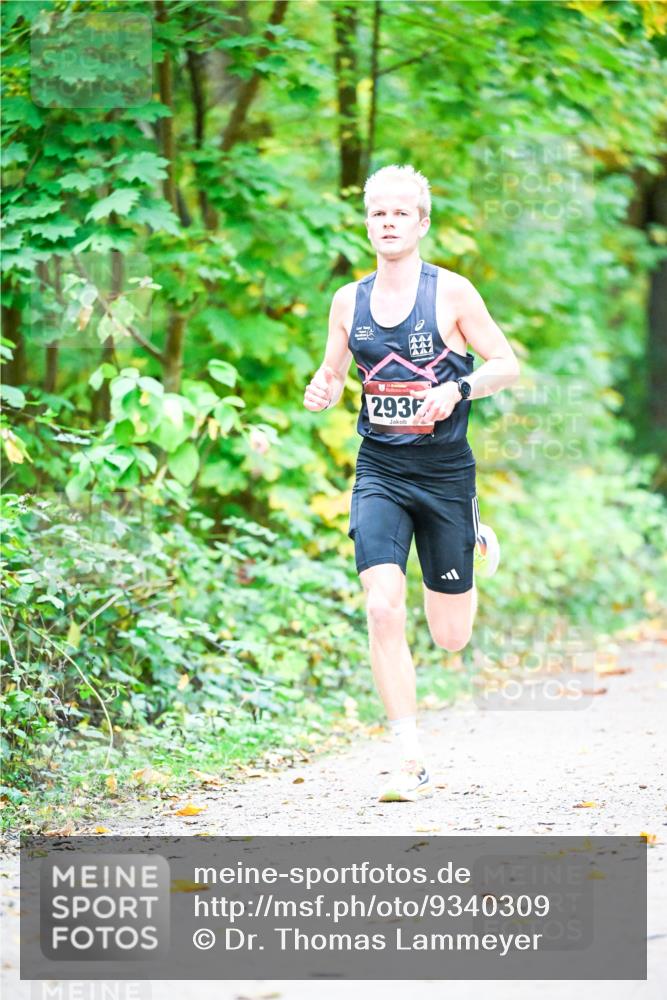 12.10.2025 - Bramfelder Halbmarathon 2025 Dr. Thomas Lammeyer http://msf.ph/oto/9340309 12.10.2025 09:45:25 Laufen 2936 meine-sportfotos.de
