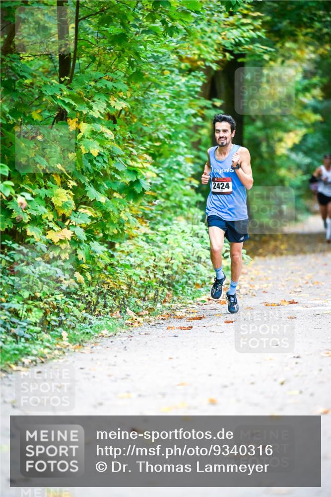 12.10.2025 - Bramfelder Halbmarathon 2025 Dr. Thomas Lammeyer http://msf.ph/oto/9340316 12.10.2025 09:45:58 Laufen 2424 meine-sportfotos.de