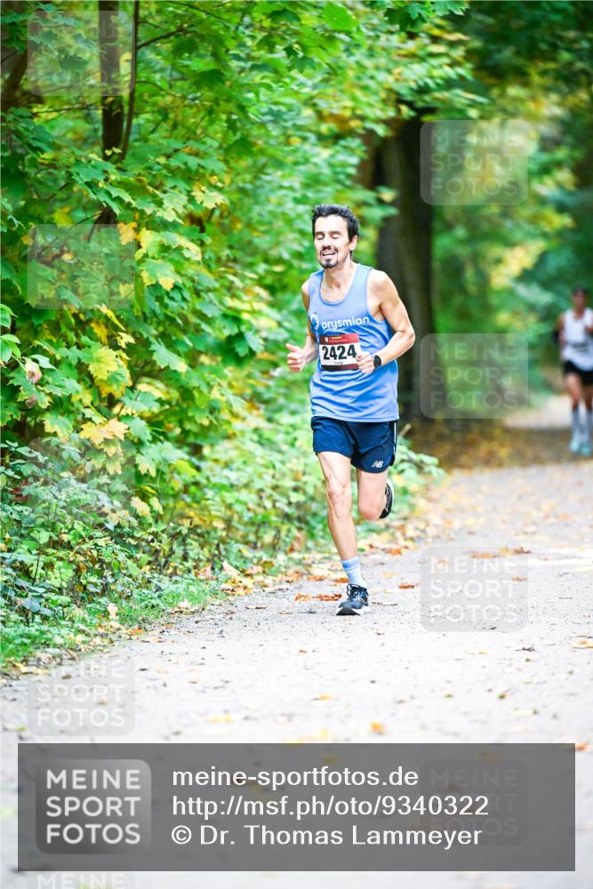 12.10.2025 - Bramfelder Halbmarathon 2025 Dr. Thomas Lammeyer http://msf.ph/oto/9340322 12.10.2025 09:45:59 Laufen 2424 meine-sportfotos.de