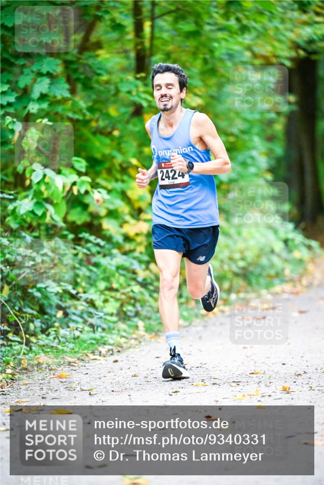 12.10.2025 - Bramfelder Halbmarathon 2025 Dr. Thomas Lammeyer http://msf.ph/oto/9340331 12.10.2025 09:46:00 Laufen 2424 meine-sportfotos.de