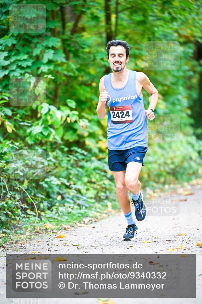 12.10.2025 - Bramfelder Halbmarathon 2025 Dr. Thomas Lammeyer http://msf.ph/oto/9340332 12.10.2025 09:46:00 Laufen 2424 meine-sportfotos.de