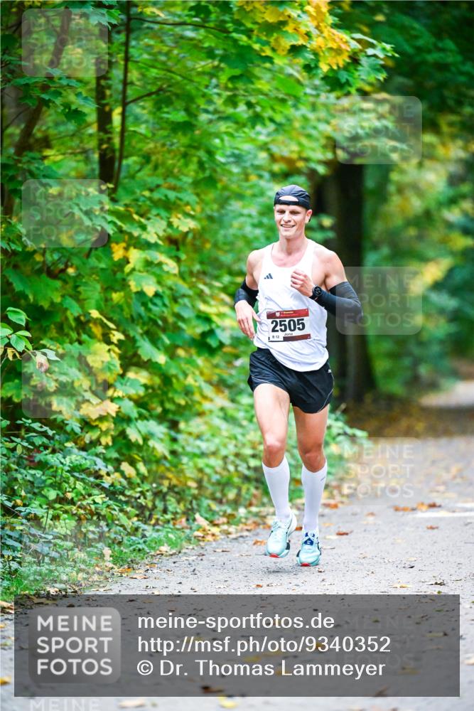 12.10.2025 - Bramfelder Halbmarathon 2025 Dr. Thomas Lammeyer http://msf.ph/oto/9340352 12.10.2025 09:46:07 Laufen 2505, 12 meine-sportfotos.de