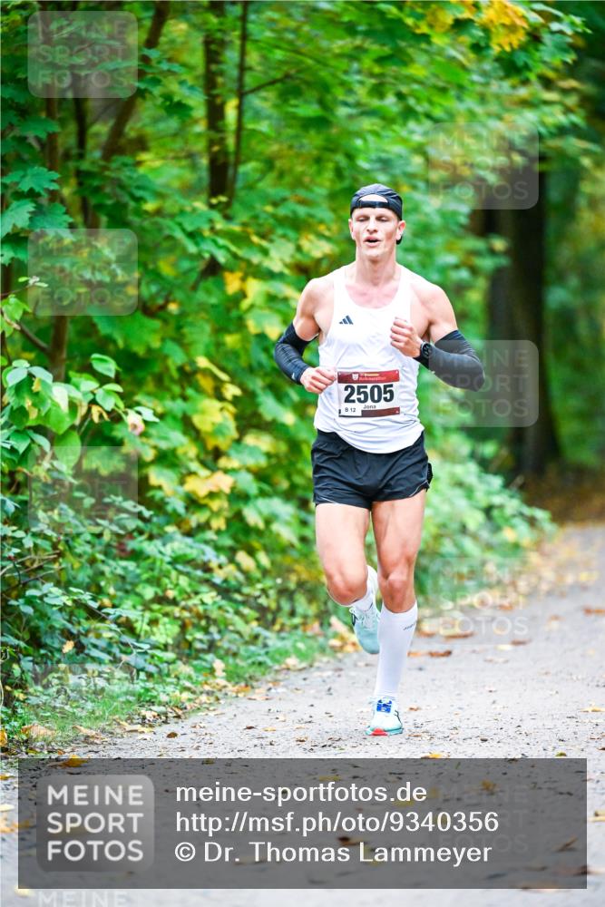 12.10.2025 - Bramfelder Halbmarathon 2025 Dr. Thomas Lammeyer http://msf.ph/oto/9340356 12.10.2025 09:46:07 Laufen 2505, 12 meine-sportfotos.de