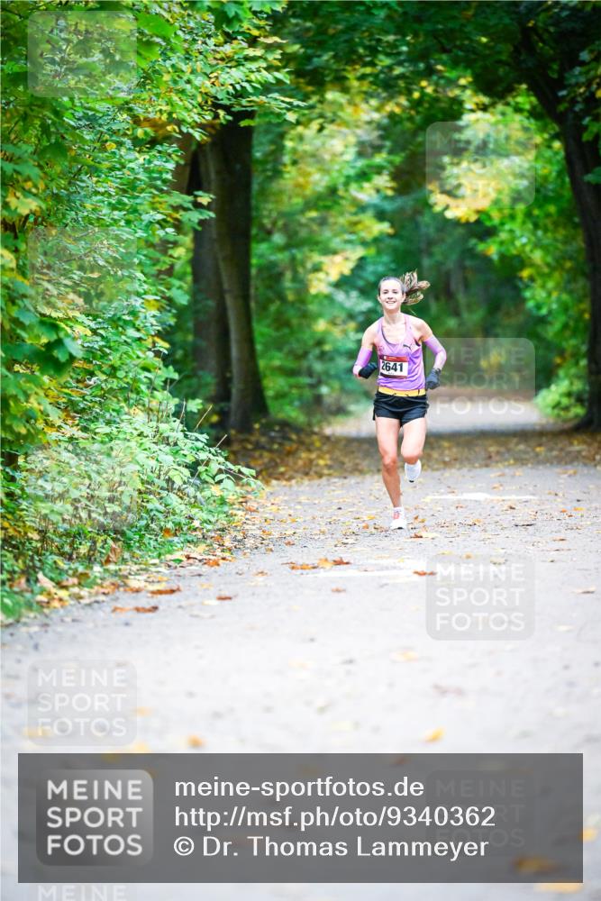 12.10.2025 - Bramfelder Halbmarathon 2025 Dr. Thomas Lammeyer http://msf.ph/oto/9340362 12.10.2025 09:46:24 Laufen 2641 meine-sportfotos.de
