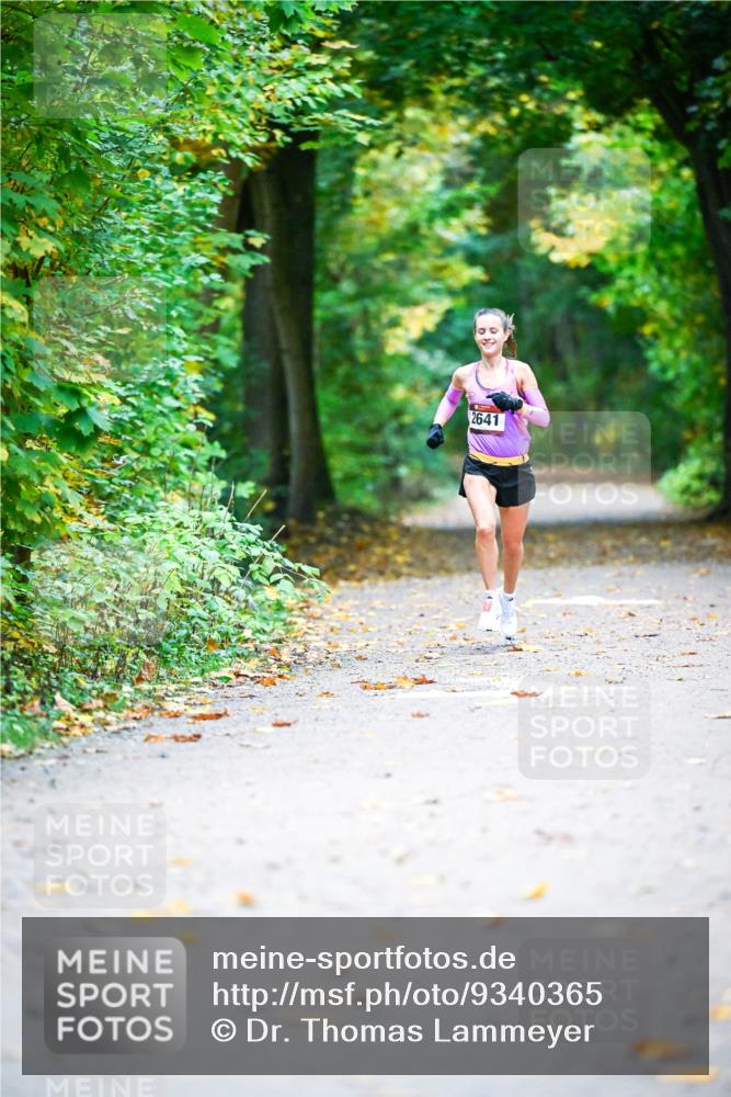 12.10.2025 - Bramfelder Halbmarathon 2025 Dr. Thomas Lammeyer http://msf.ph/oto/9340365 12.10.2025 09:46:24 Laufen 2641 meine-sportfotos.de