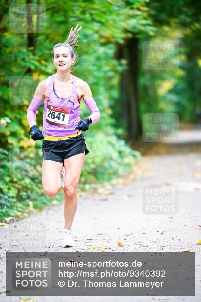 12.10.2025 - Bramfelder Halbmarathon 2025 Dr. Thomas Lammeyer http://msf.ph/oto/9340392 12.10.2025 09:46:28 Laufen 2641 meine-sportfotos.de