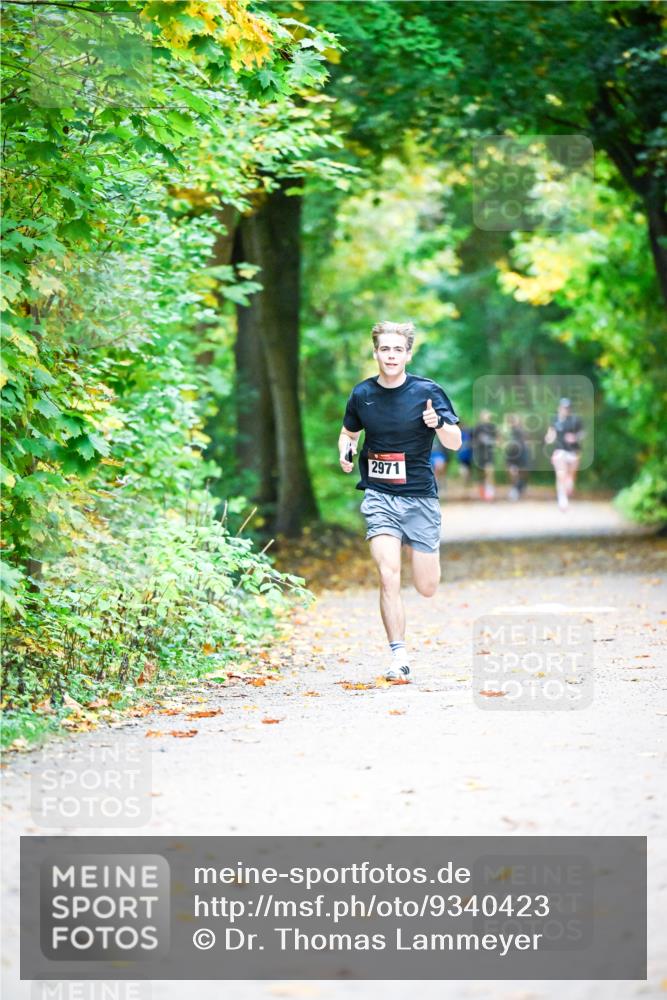 12.10.2025 - Bramfelder Halbmarathon 2025 Dr. Thomas Lammeyer http://msf.ph/oto/9340423 12.10.2025 09:47:28 Laufen 2971 meine-sportfotos.de