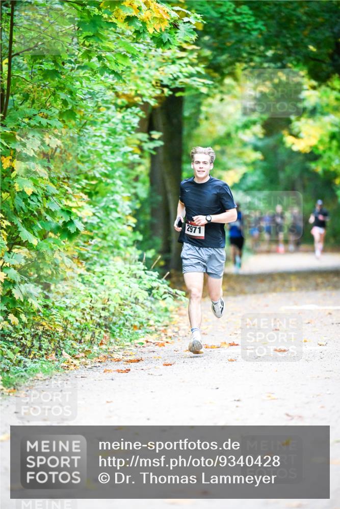 12.10.2025 - Bramfelder Halbmarathon 2025 Dr. Thomas Lammeyer http://msf.ph/oto/9340428 12.10.2025 09:47:28 Laufen 2971 meine-sportfotos.de