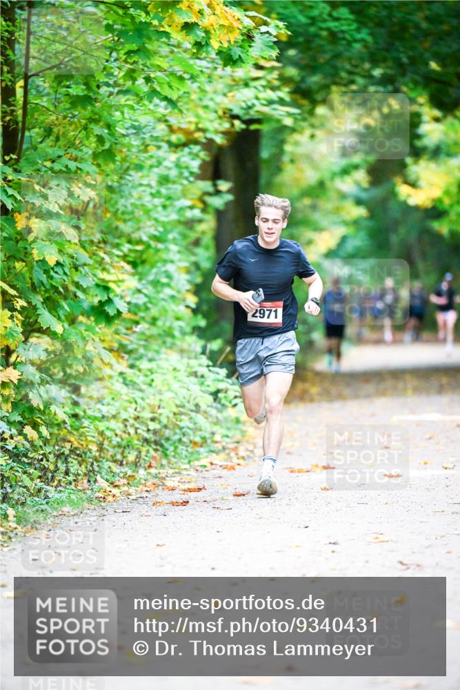 12.10.2025 - Bramfelder Halbmarathon 2025 Dr. Thomas Lammeyer http://msf.ph/oto/9340431 12.10.2025 09:47:29 Laufen 2971 meine-sportfotos.de