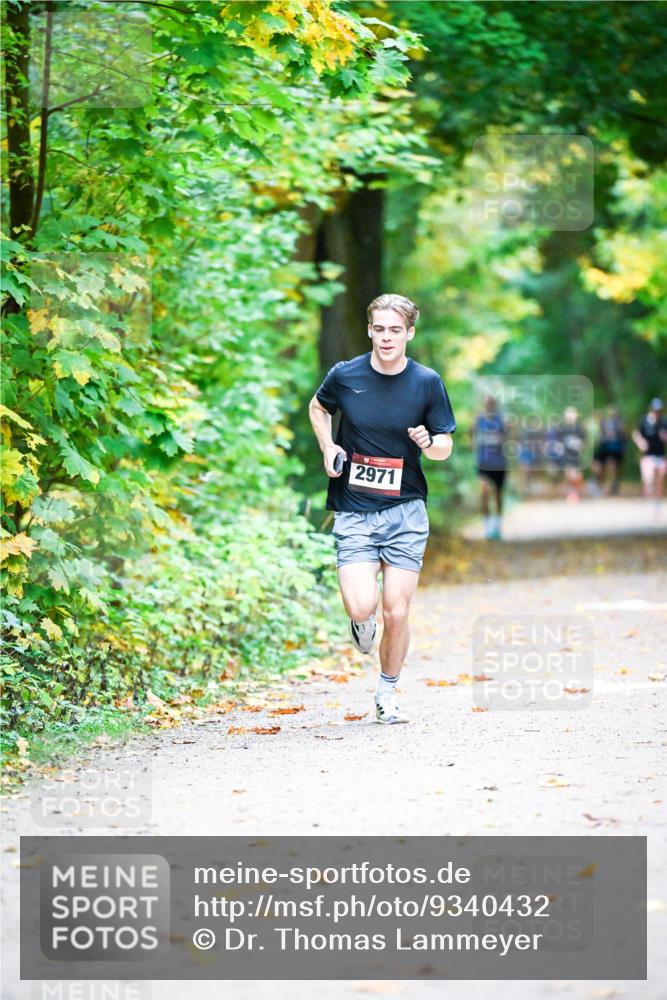 12.10.2025 - Bramfelder Halbmarathon 2025 Dr. Thomas Lammeyer http://msf.ph/oto/9340432 12.10.2025 09:47:29 Laufen 2971 meine-sportfotos.de