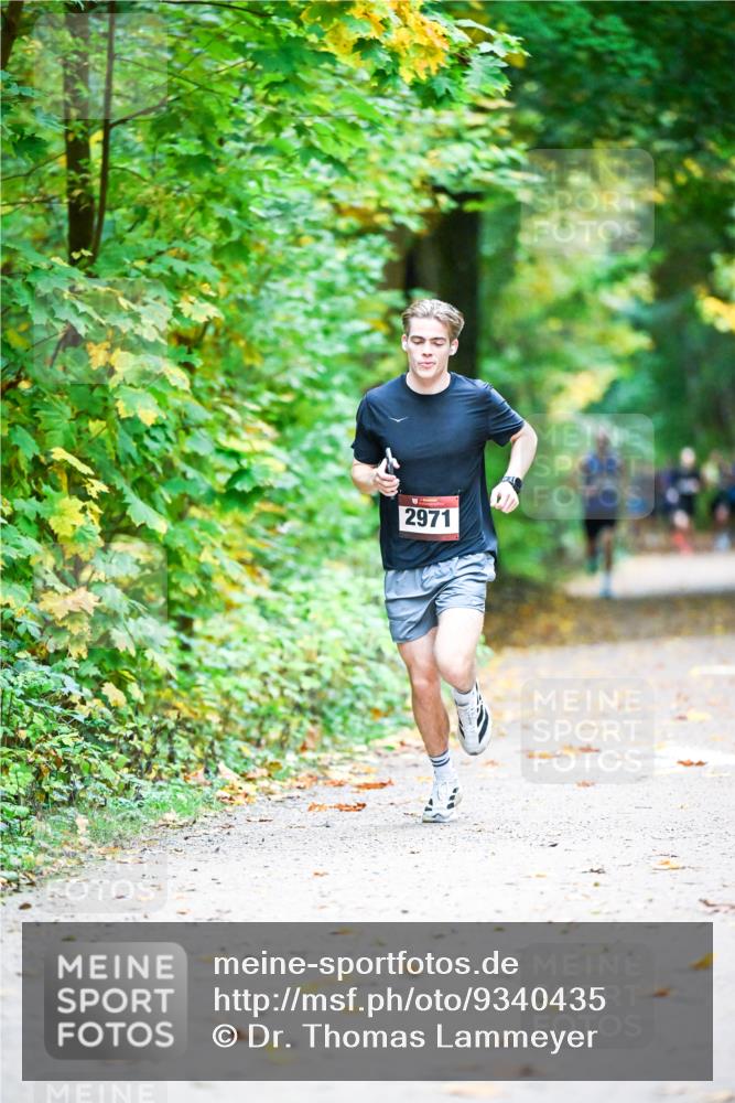 12.10.2025 - Bramfelder Halbmarathon 2025 Dr. Thomas Lammeyer http://msf.ph/oto/9340435 12.10.2025 09:47:29 Laufen 2971 meine-sportfotos.de