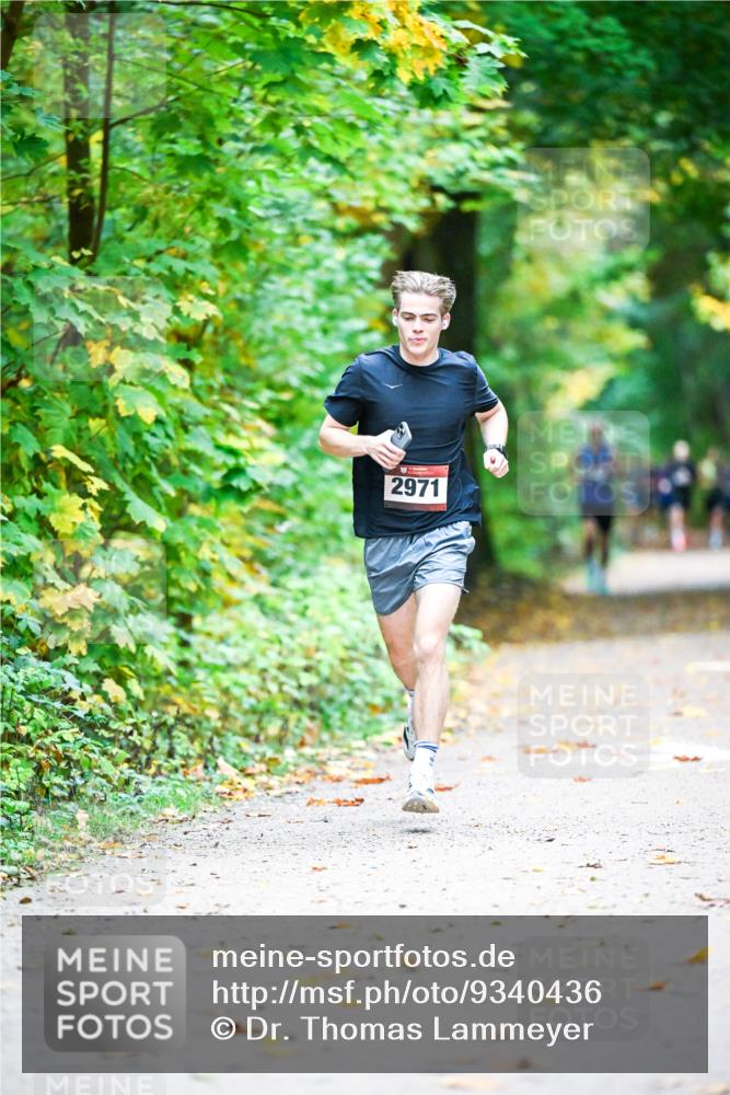12.10.2025 - Bramfelder Halbmarathon 2025 Dr. Thomas Lammeyer http://msf.ph/oto/9340436 12.10.2025 09:47:29 Laufen 2971 meine-sportfotos.de