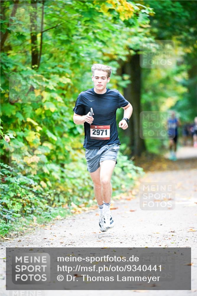 12.10.2025 - Bramfelder Halbmarathon 2025 Dr. Thomas Lammeyer http://msf.ph/oto/9340441 12.10.2025 09:47:30 Laufen 2971 meine-sportfotos.de