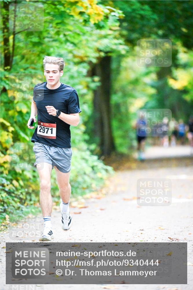 12.10.2025 - Bramfelder Halbmarathon 2025 Dr. Thomas Lammeyer http://msf.ph/oto/9340444 12.10.2025 09:47:31 Laufen 2971 meine-sportfotos.de