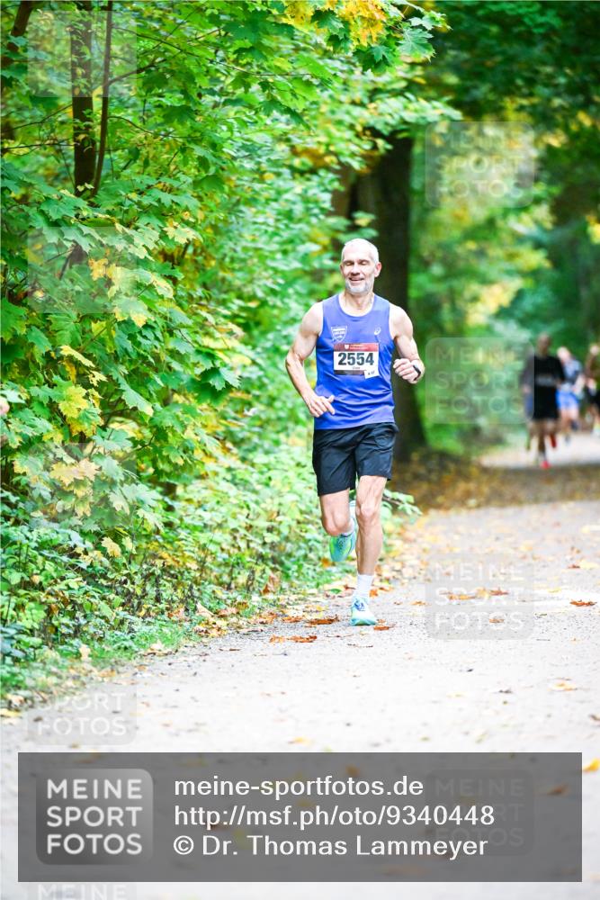 12.10.2025 - Bramfelder Halbmarathon 2025 Dr. Thomas Lammeyer http://msf.ph/oto/9340448 12.10.2025 09:47:39 Laufen 2554 meine-sportfotos.de