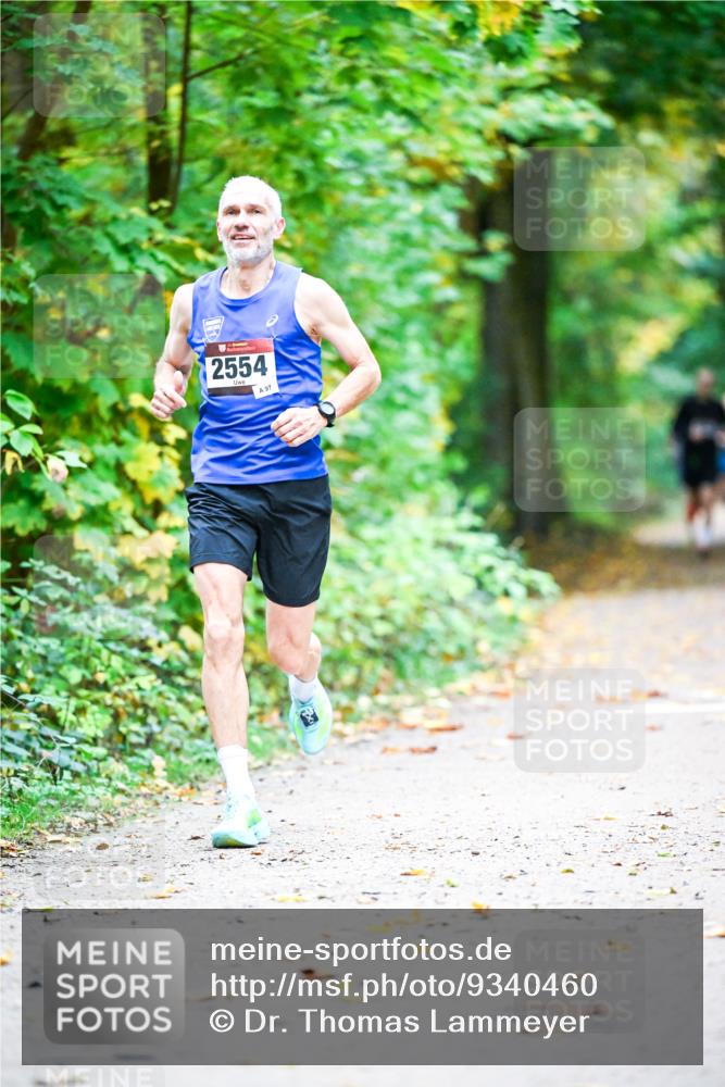 12.10.2025 - Bramfelder Halbmarathon 2025 Dr. Thomas Lammeyer http://msf.ph/oto/9340460 12.10.2025 09:47:41 Laufen 2554, 97 meine-sportfotos.de