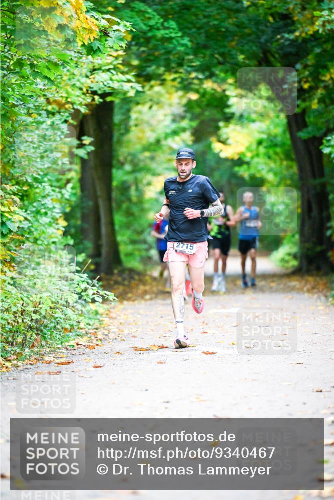 12.10.2025 - Bramfelder Halbmarathon 2025 Dr. Thomas Lammeyer http://msf.ph/oto/9340467 12.10.2025 09:47:45 Laufen 2715, 840 meine-sportfotos.de
