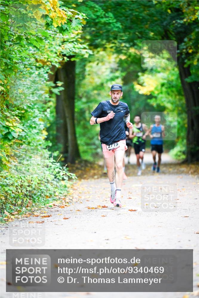 12.10.2025 - Bramfelder Halbmarathon 2025 Dr. Thomas Lammeyer http://msf.ph/oto/9340469 12.10.2025 09:47:45 Laufen 2715 meine-sportfotos.de