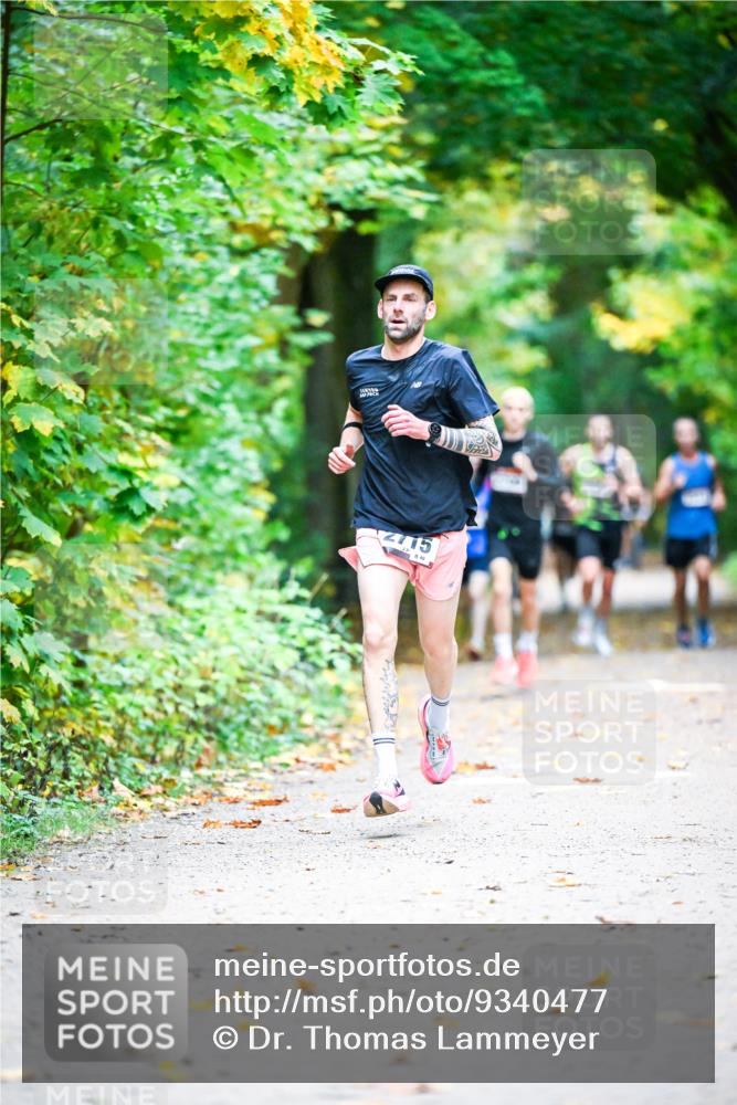 12.10.2025 - Bramfelder Halbmarathon 2025 Dr. Thomas Lammeyer http://msf.ph/oto/9340477 12.10.2025 09:47:46 Laufen 215, 840 meine-sportfotos.de
