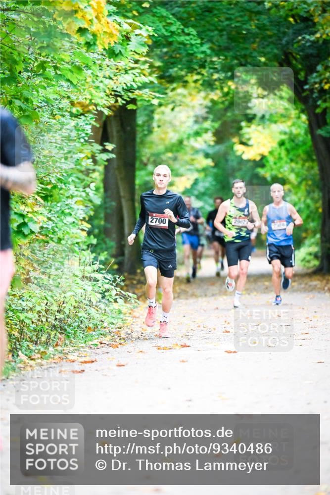 12.10.2025 - Bramfelder Halbmarathon 2025 Dr. Thomas Lammeyer http://msf.ph/oto/9340486 12.10.2025 09:47:48 Laufen 2700, 2962, 2968 meine-sportfotos.de