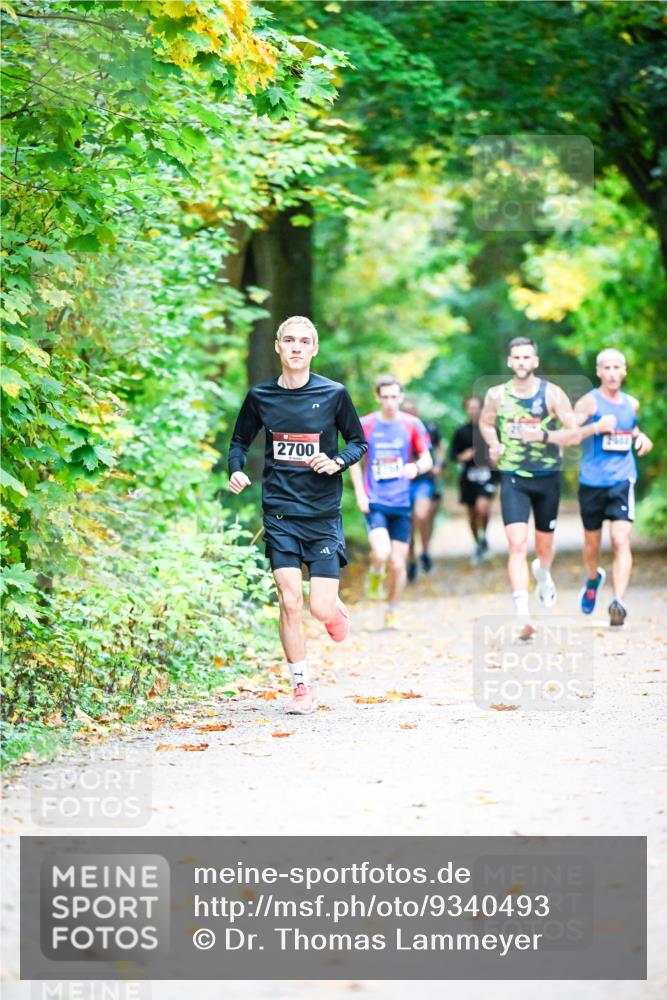 12.10.2025 - Bramfelder Halbmarathon 2025 Dr. Thomas Lammeyer http://msf.ph/oto/9340493 12.10.2025 09:47:49 Laufen 2700, 2981 meine-sportfotos.de