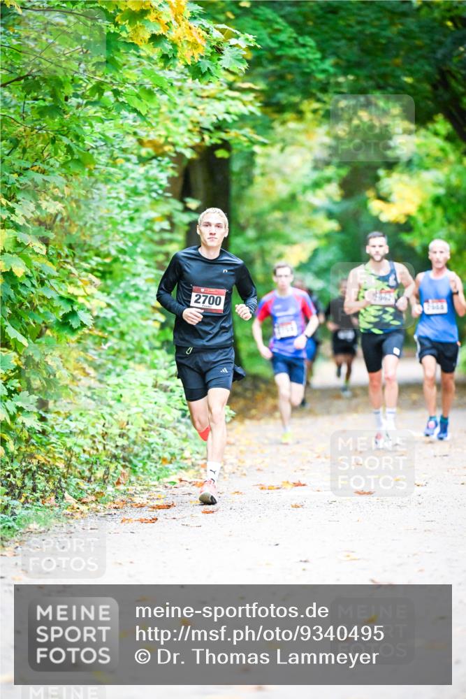 12.10.2025 - Bramfelder Halbmarathon 2025 Dr. Thomas Lammeyer http://msf.ph/oto/9340495 12.10.2025 09:47:49 Laufen 2700, 2962, 2008 meine-sportfotos.de