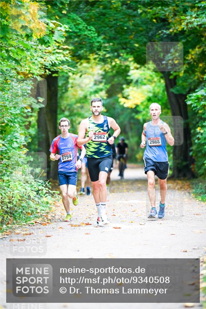 12.10.2025 - Bramfelder Halbmarathon 2025 Dr. Thomas Lammeyer http://msf.ph/oto/9340508 12.10.2025 09:47:51 Laufen 2759, 2962, 2988 meine-sportfotos.de