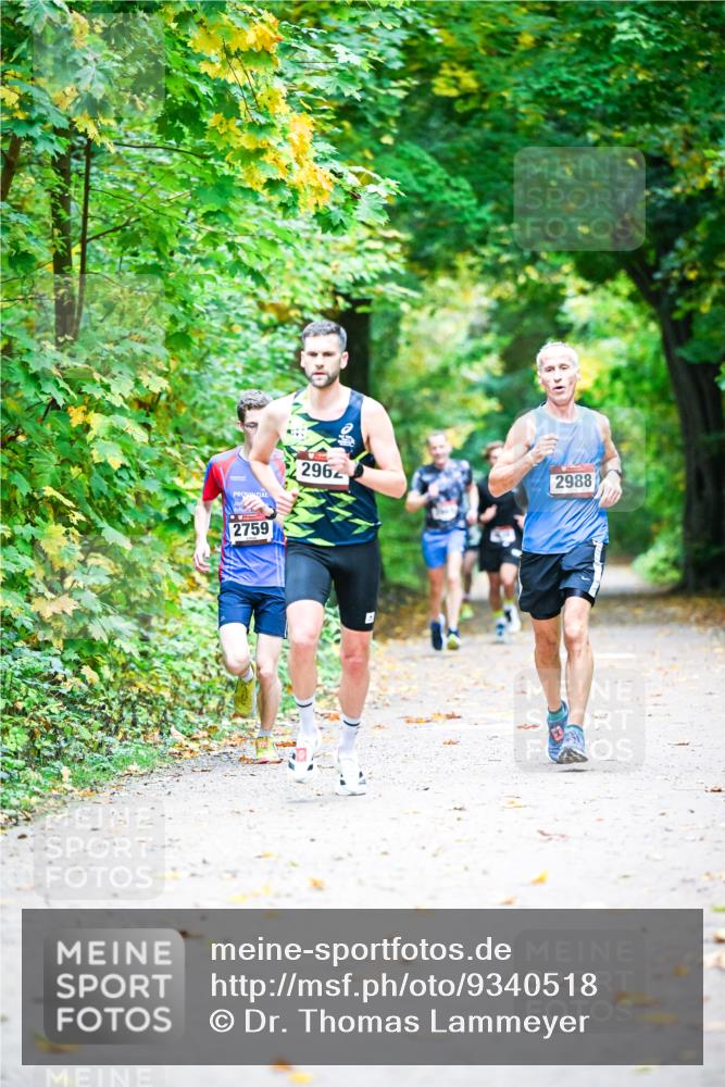 12.10.2025 - Bramfelder Halbmarathon 2025 Dr. Thomas Lammeyer http://msf.ph/oto/9340518 12.10.2025 09:47:53 Laufen 2759, 2962, 2988 meine-sportfotos.de