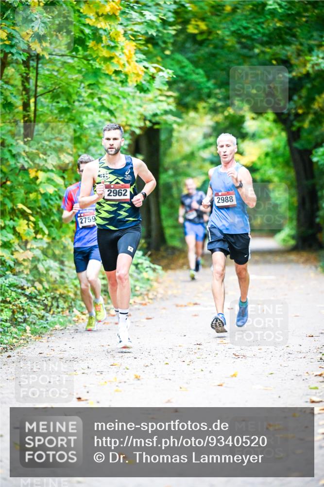 12.10.2025 - Bramfelder Halbmarathon 2025 Dr. Thomas Lammeyer http://msf.ph/oto/9340520 12.10.2025 09:47:53 Laufen 2759, 2962, 2988 meine-sportfotos.de
