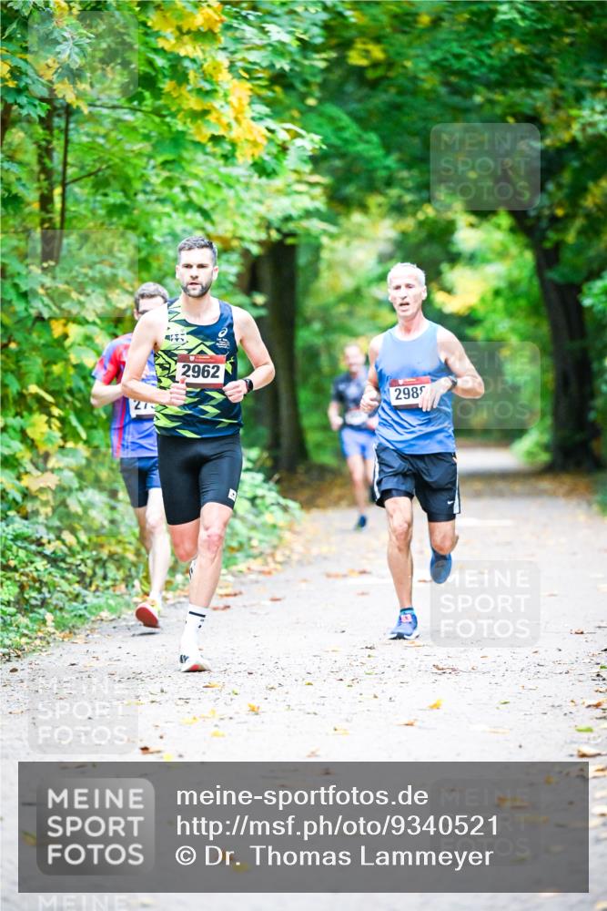 12.10.2025 - Bramfelder Halbmarathon 2025 Dr. Thomas Lammeyer http://msf.ph/oto/9340521 12.10.2025 09:47:53 Laufen 2962, 298 meine-sportfotos.de
