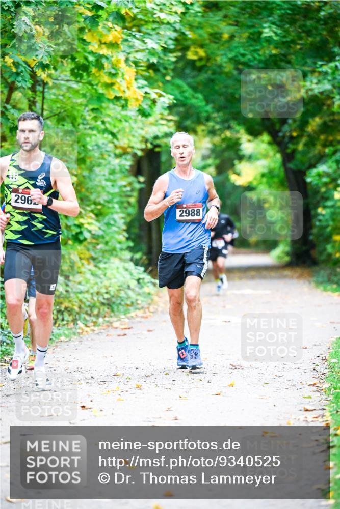 12.10.2025 - Bramfelder Halbmarathon 2025 Dr. Thomas Lammeyer http://msf.ph/oto/9340525 12.10.2025 09:47:54 Laufen 296, 2988 meine-sportfotos.de