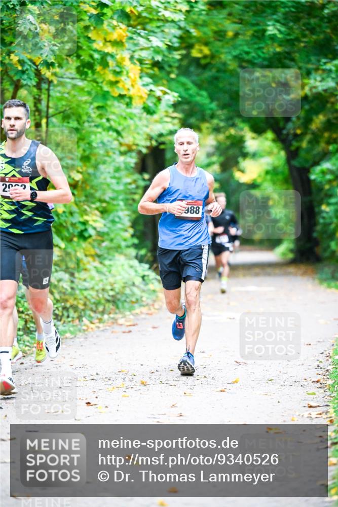 12.10.2025 - Bramfelder Halbmarathon 2025 Dr. Thomas Lammeyer http://msf.ph/oto/9340526 12.10.2025 09:47:54 Laufen 202, 988 meine-sportfotos.de