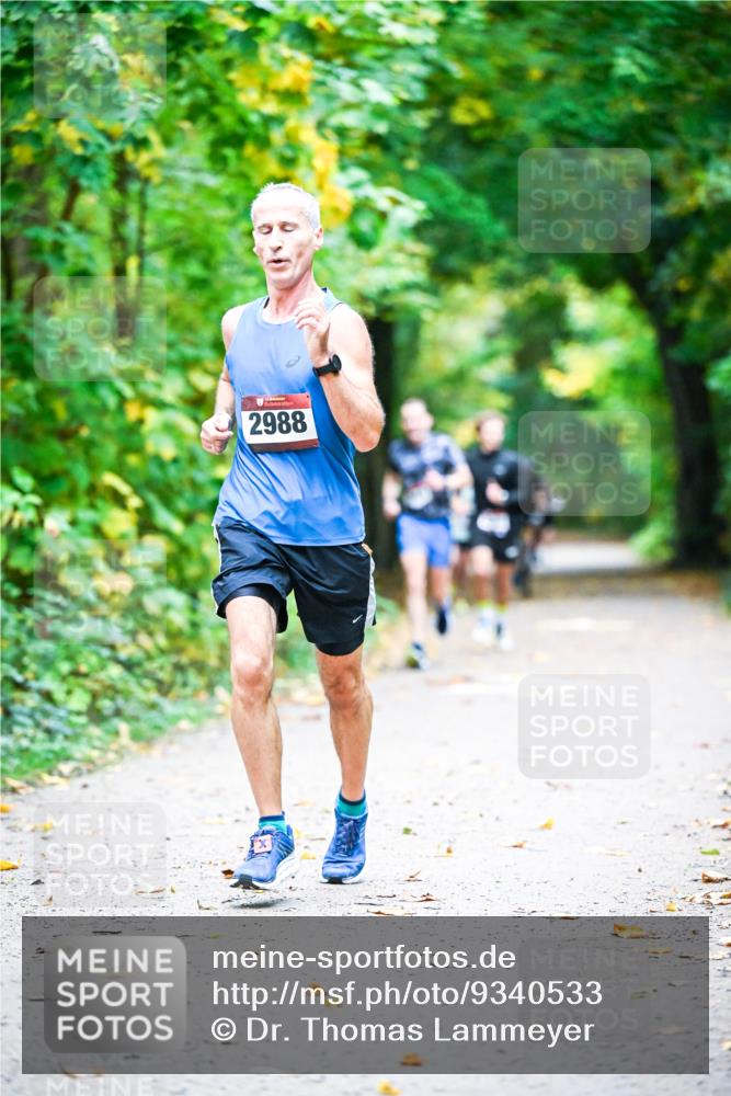 12.10.2025 - Bramfelder Halbmarathon 2025 Dr. Thomas Lammeyer http://msf.ph/oto/9340533 12.10.2025 09:47:55 Laufen 2988 meine-sportfotos.de