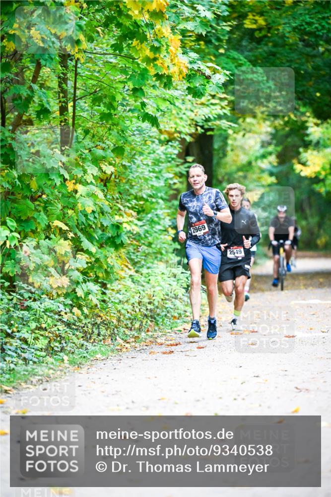 12.10.2025 - Bramfelder Halbmarathon 2025 Dr. Thomas Lammeyer http://msf.ph/oto/9340538 12.10.2025 09:47:57 Laufen 2969, 2549 meine-sportfotos.de