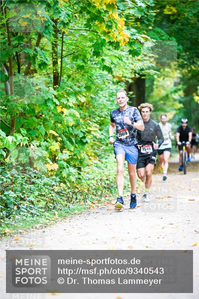 12.10.2025 - Bramfelder Halbmarathon 2025 Dr. Thomas Lammeyer http://msf.ph/oto/9340543 12.10.2025 09:47:57 Laufen 2969, 2549 meine-sportfotos.de