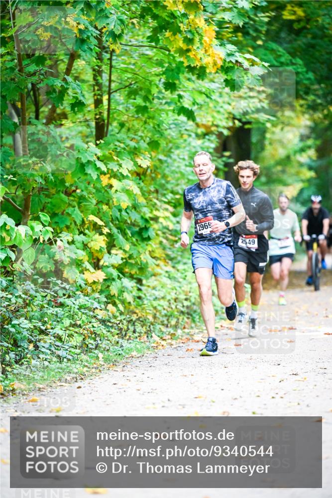 12.10.2025 - Bramfelder Halbmarathon 2025 Dr. Thomas Lammeyer http://msf.ph/oto/9340544 12.10.2025 09:47:58 Laufen 2969, 2549 meine-sportfotos.de