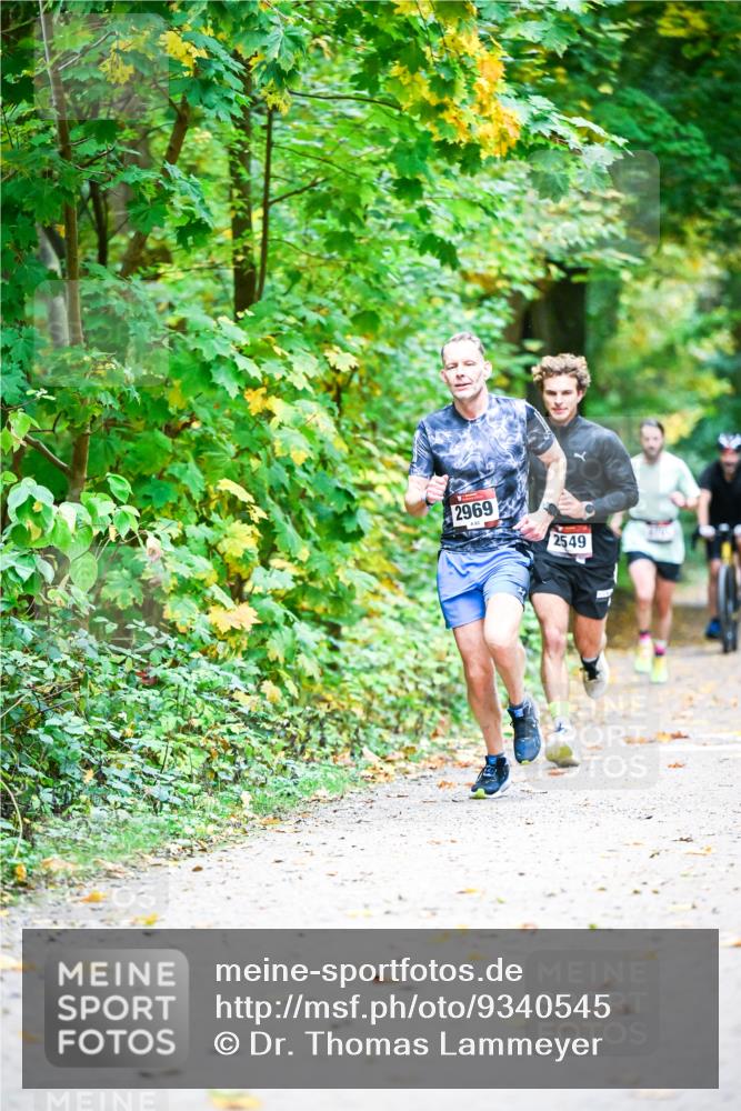 12.10.2025 - Bramfelder Halbmarathon 2025 Dr. Thomas Lammeyer http://msf.ph/oto/9340545 12.10.2025 09:47:58 Laufen 2969, 83, 2549 meine-sportfotos.de