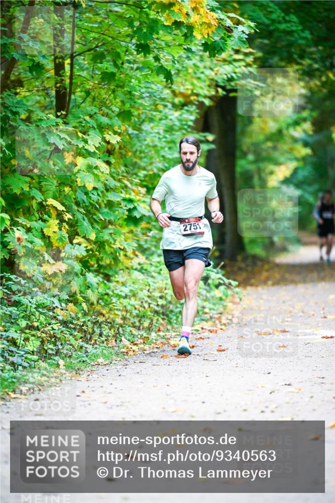 12.10.2025 - Bramfelder Halbmarathon 2025 Dr. Thomas Lammeyer http://msf.ph/oto/9340563 12.10.2025 09:48:01 Laufen 2751 meine-sportfotos.de