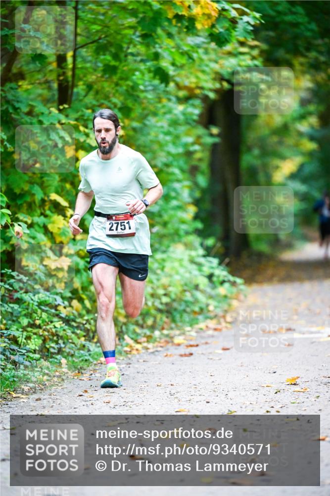 12.10.2025 - Bramfelder Halbmarathon 2025 Dr. Thomas Lammeyer http://msf.ph/oto/9340571 12.10.2025 09:48:02 Laufen 2751 meine-sportfotos.de